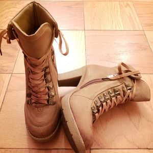 Tan lace-up Boots